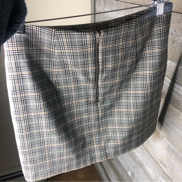 H&M plaid short mini skirt with back zipper clueless inspired - Picture 2 of 3